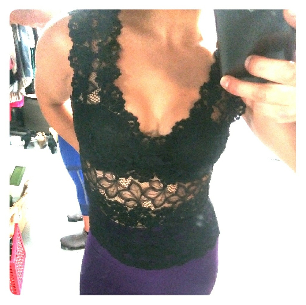 All-Laced Very Sexy Natori SleevelesTop